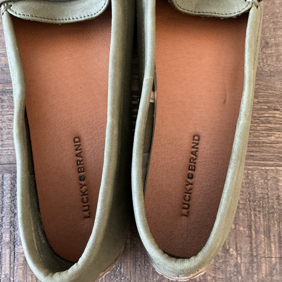 Lucky Brand Olive Green Moccasins with Peace and Heart Charms Size 8 - Picture 6 of 8